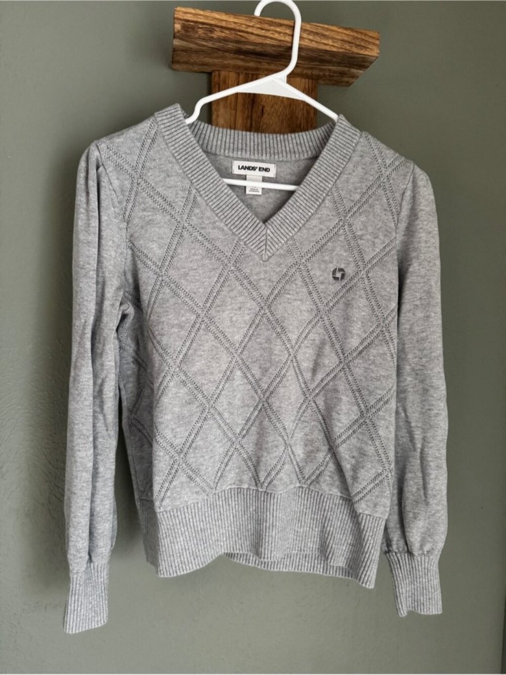 Chase Bank- Lands' End Women's Gray V-Neck Diamond Knit Sweater